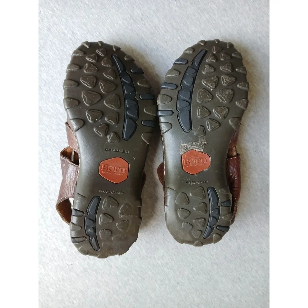 Born Sandals Mens 10 / EU 44 Fisherman Style Leather Woven Closed Toe